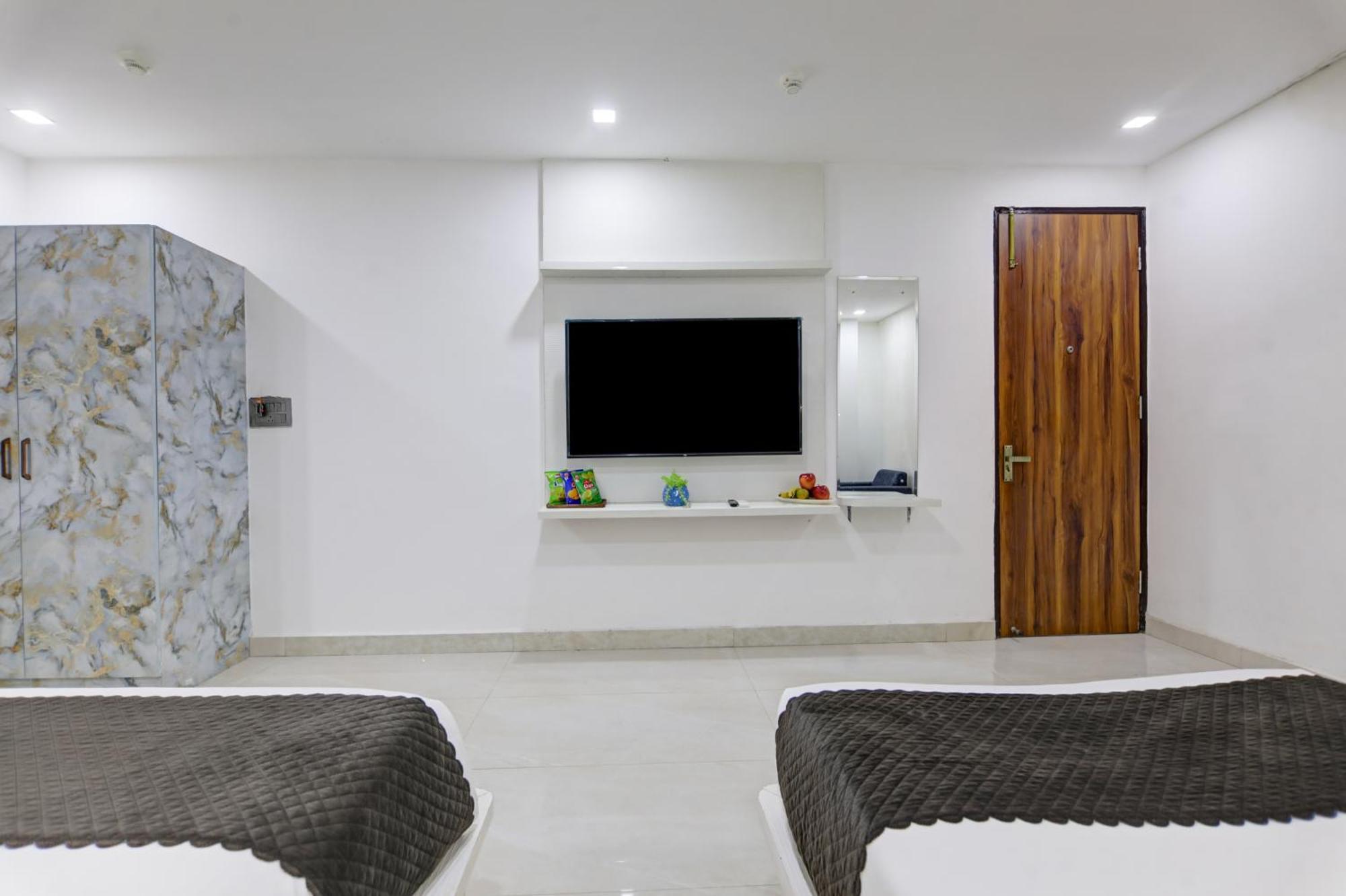 Status By Hotel The Emporio Ghaziabad Extérieur photo