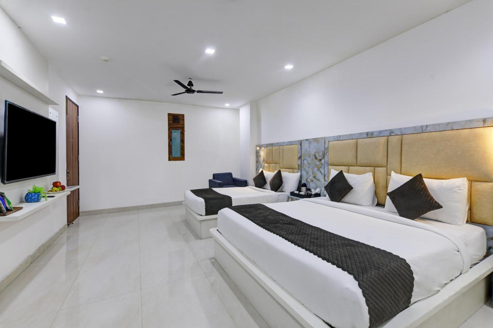 Status By Hotel The Emporio Ghaziabad Extérieur photo
